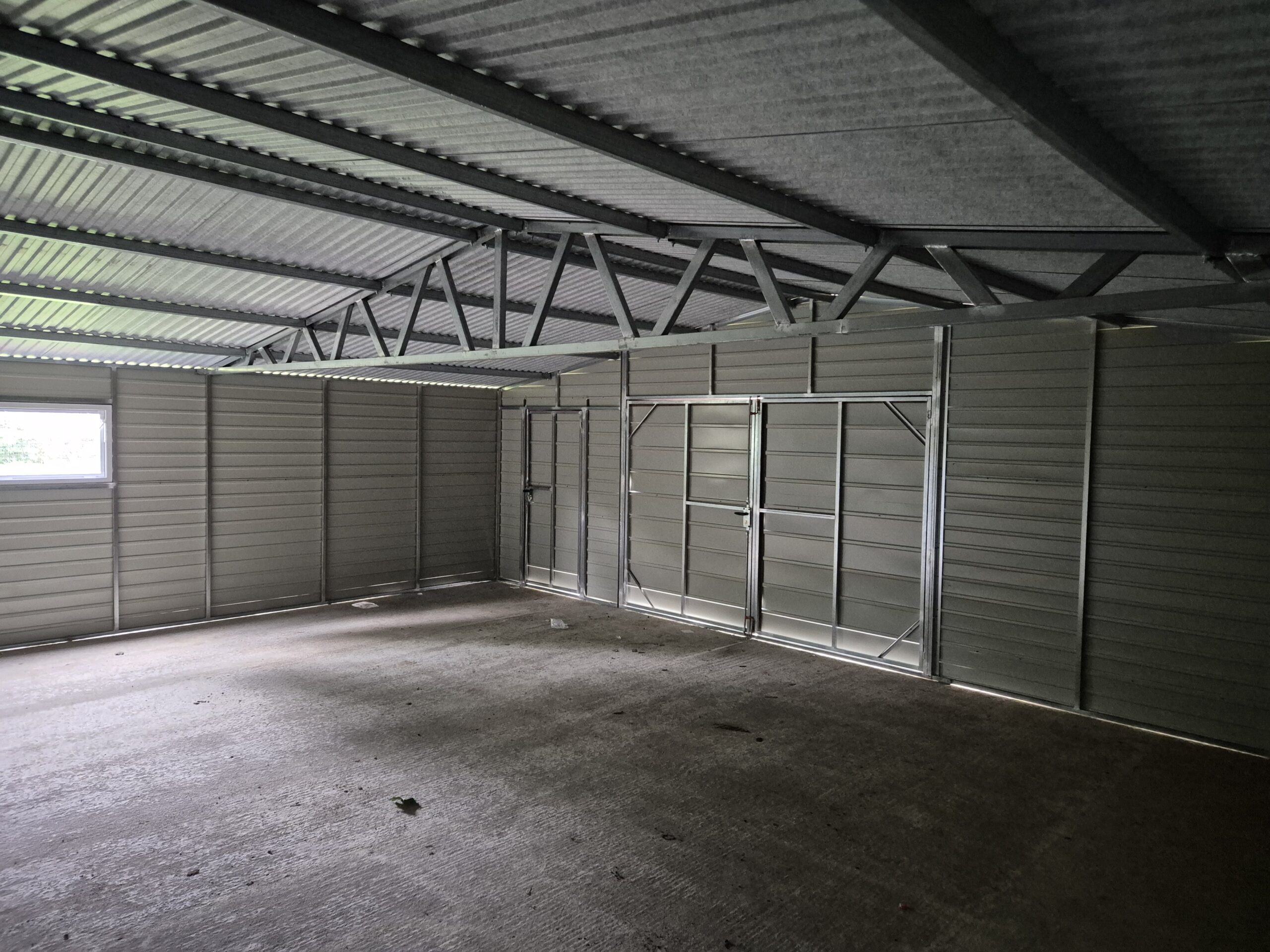 Konstrukcja garażu blaszanego