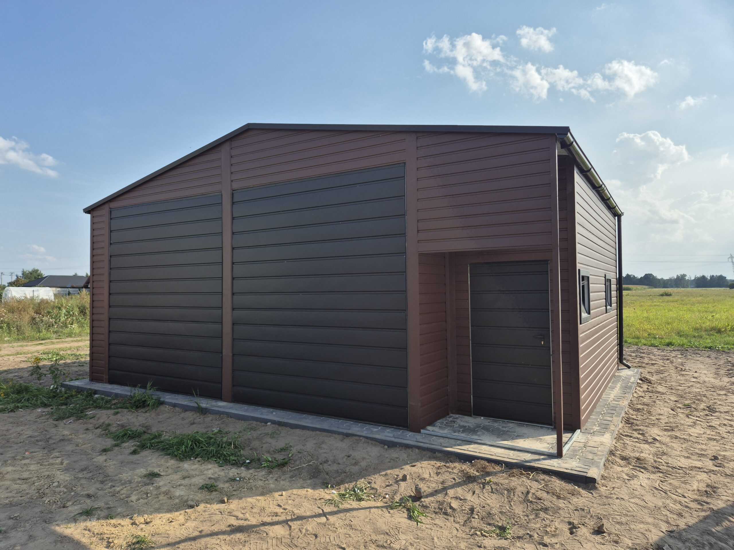 Garaż drewnopodobny