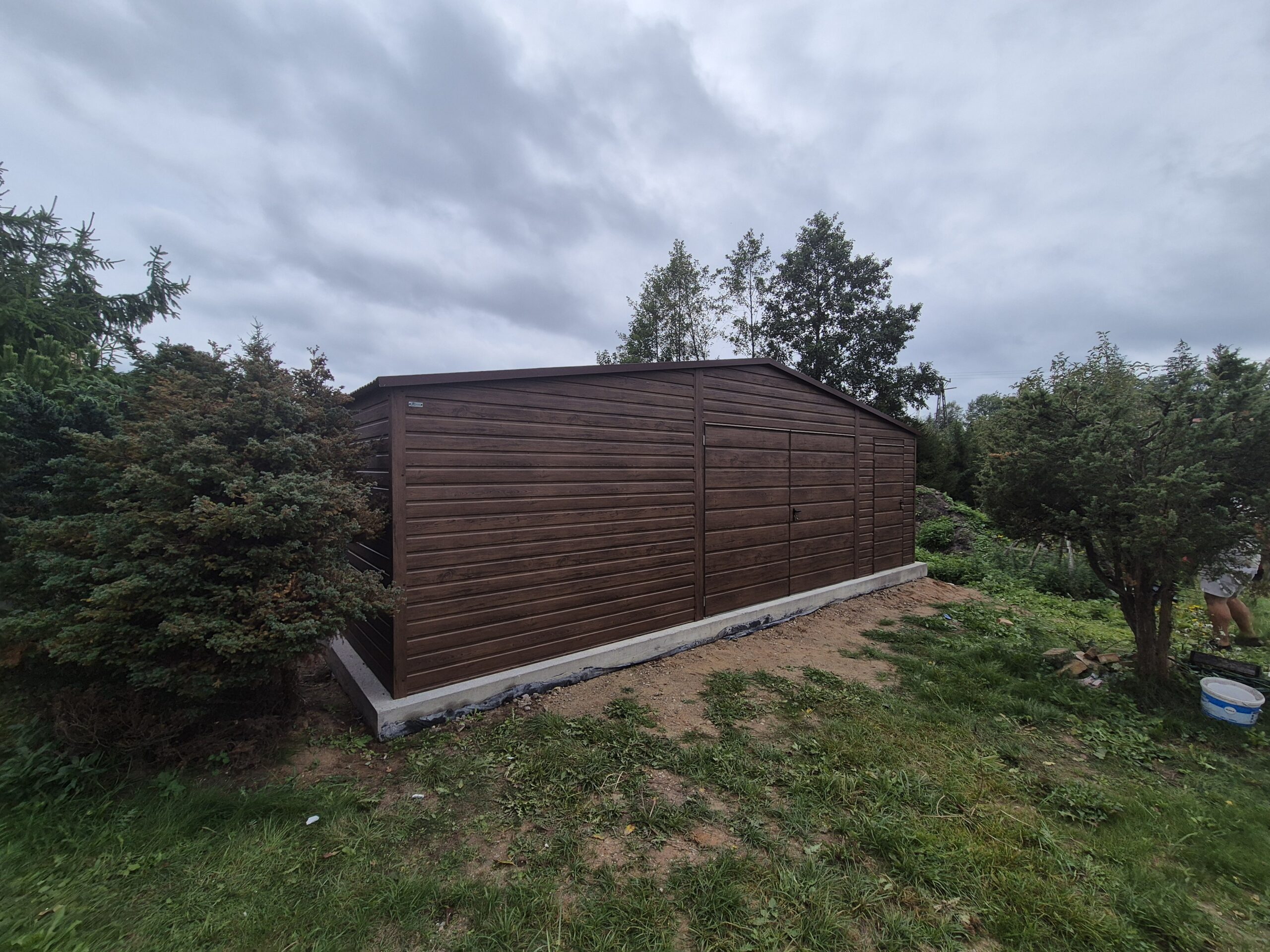 Garaż drewnopodobny