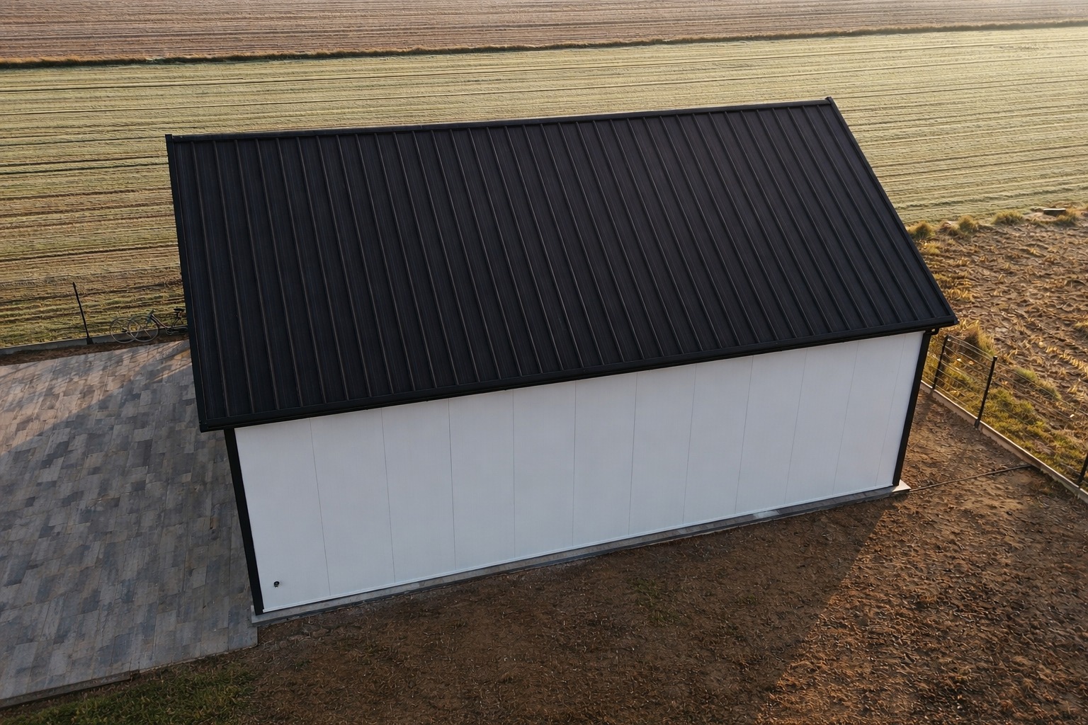 Garaż z płyty warstwowej